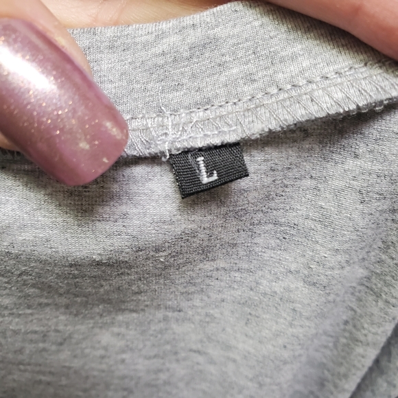 Graphic Tee Women's Large - Picture 6 of 6